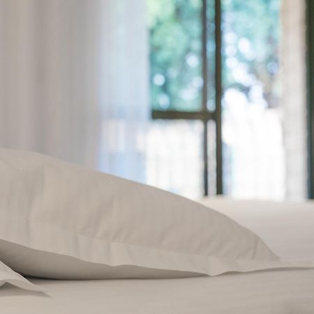Logis Domaine Du Moulin Cavier Hotel Avrillé Kültér fotó