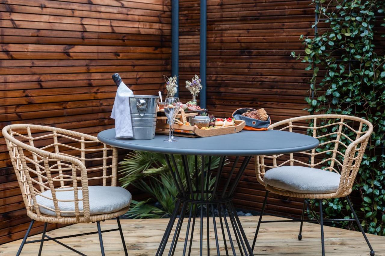 Logis Domaine Du Moulin Cavier Hotel Avrillé Kültér fotó