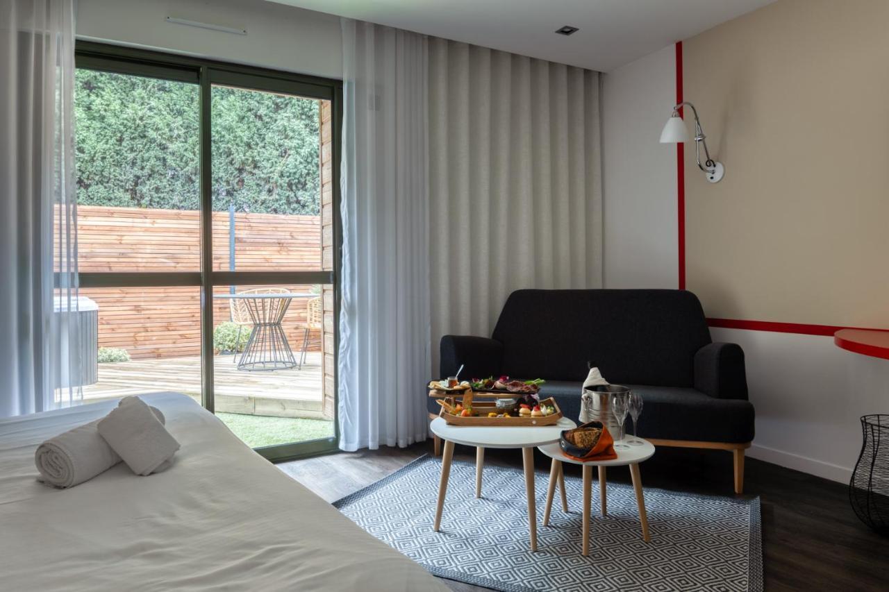 Logis Domaine Du Moulin Cavier Hotel Avrillé Kültér fotó