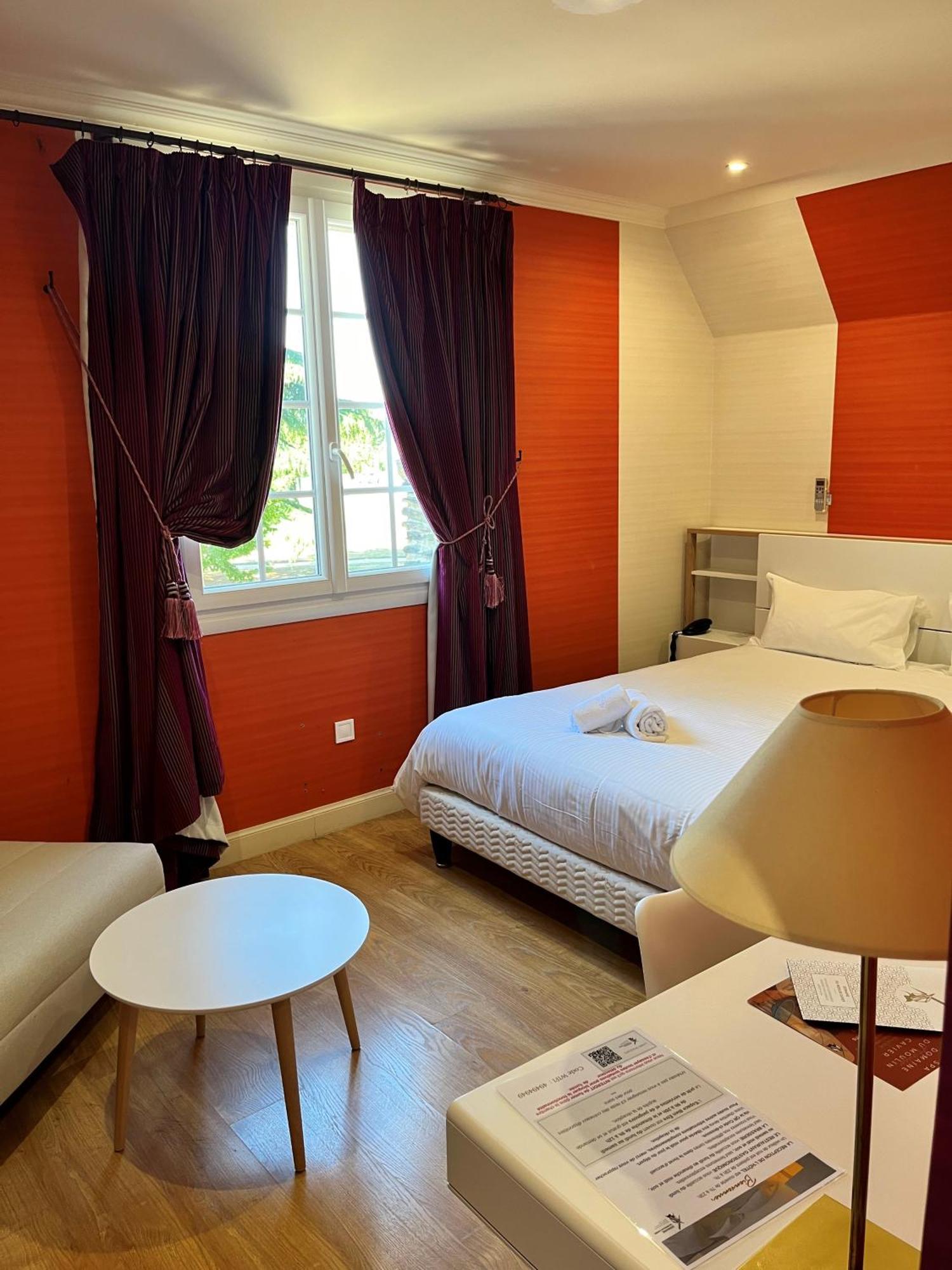 Logis Domaine Du Moulin Cavier Hotel Avrillé Szoba fotó