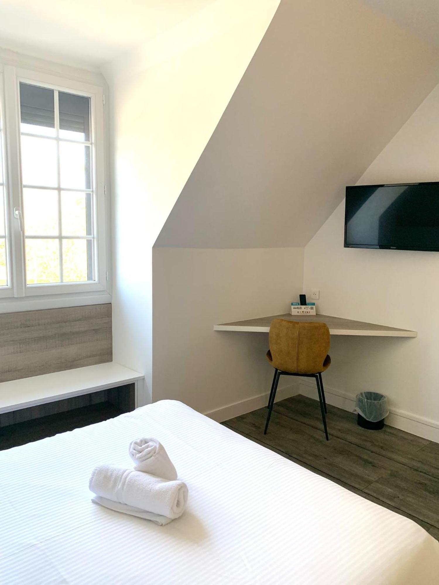 Logis Domaine Du Moulin Cavier Hotel Avrillé Kültér fotó