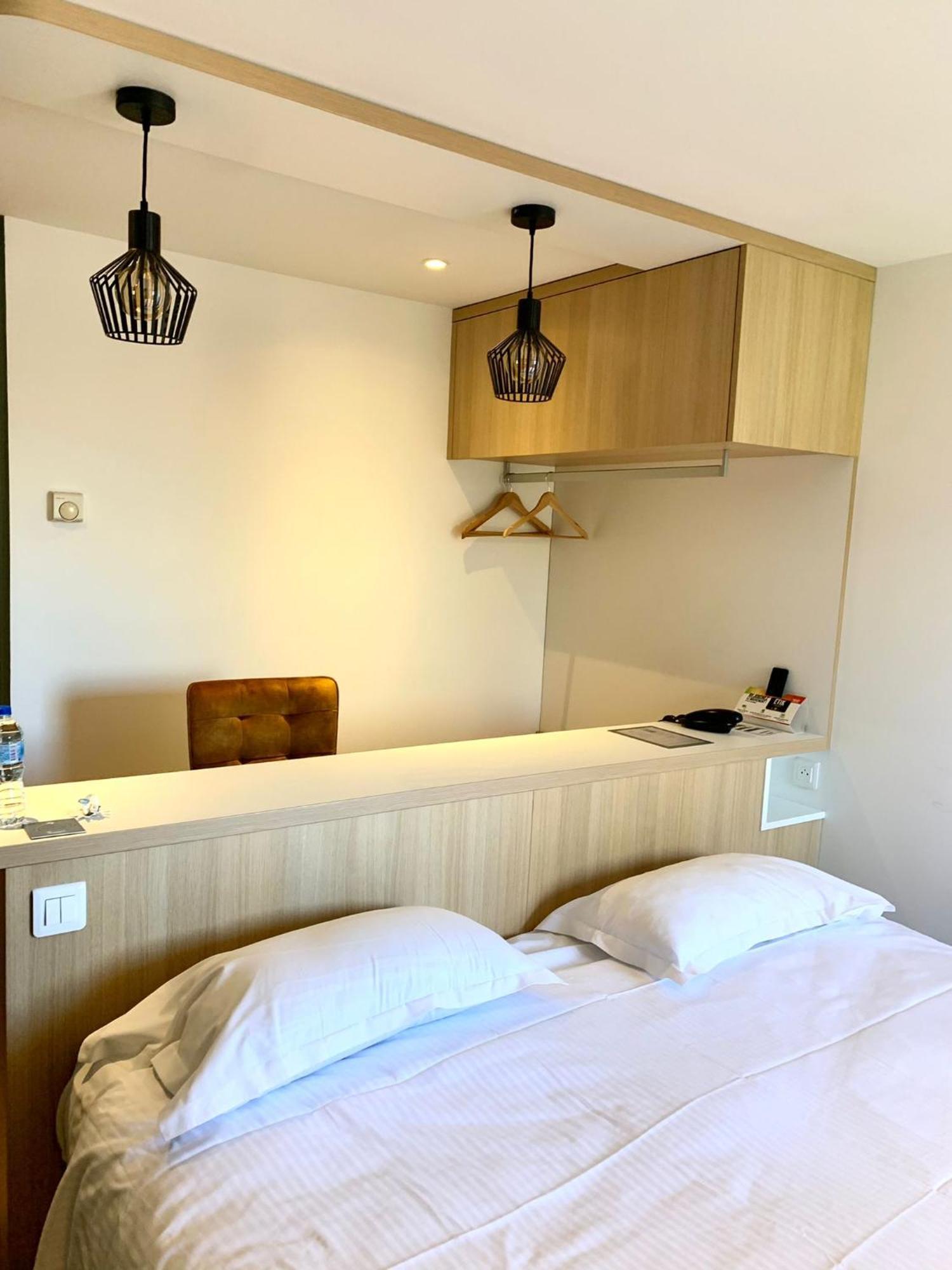 Logis Domaine Du Moulin Cavier Hotel Avrillé Kültér fotó
