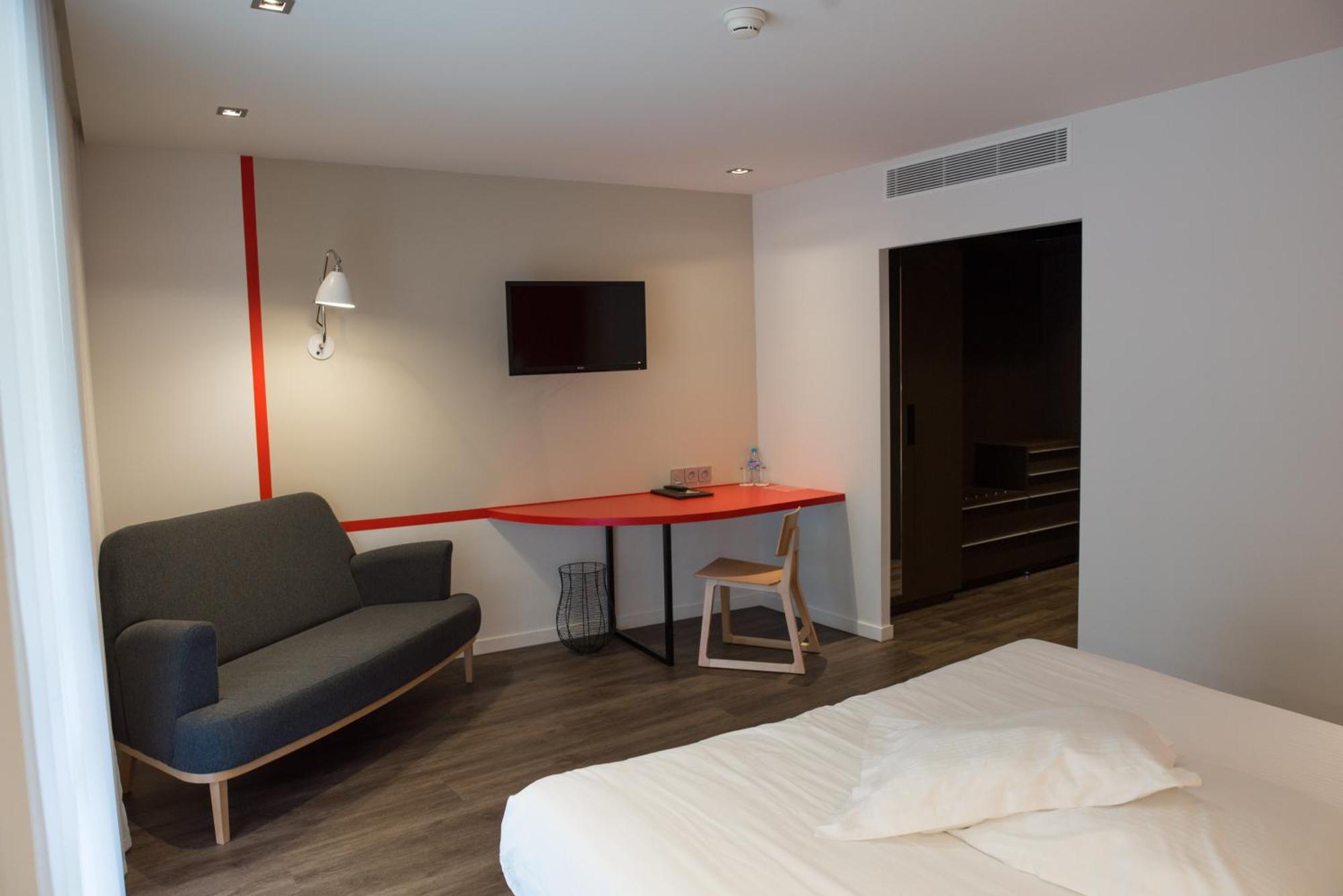 Logis Domaine Du Moulin Cavier Hotel Avrillé Kültér fotó