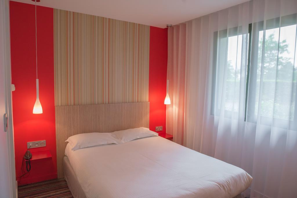 Logis Domaine Du Moulin Cavier Hotel Avrillé Kültér fotó