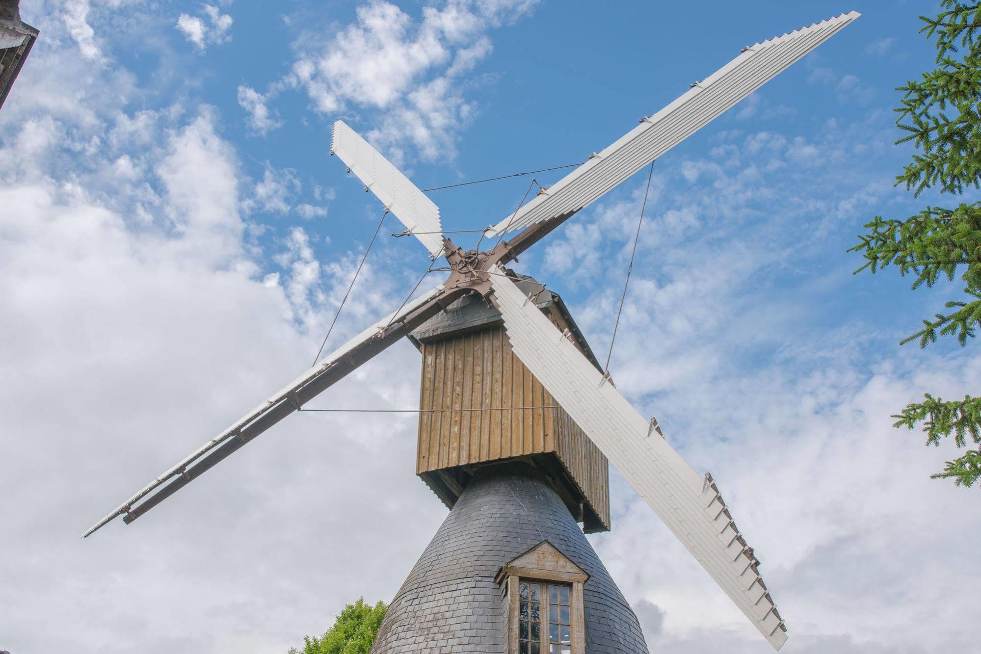 Logis Domaine Du Moulin Cavier Hotel Avrillé Kültér fotó